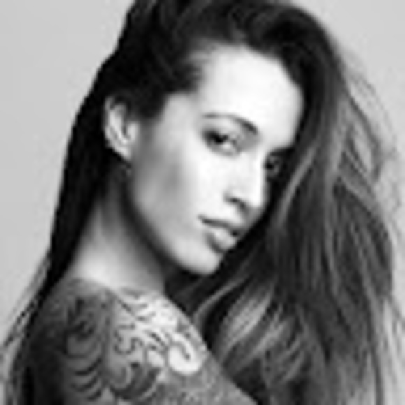 Meet your Posher, Whitney - Picture 1 of 1